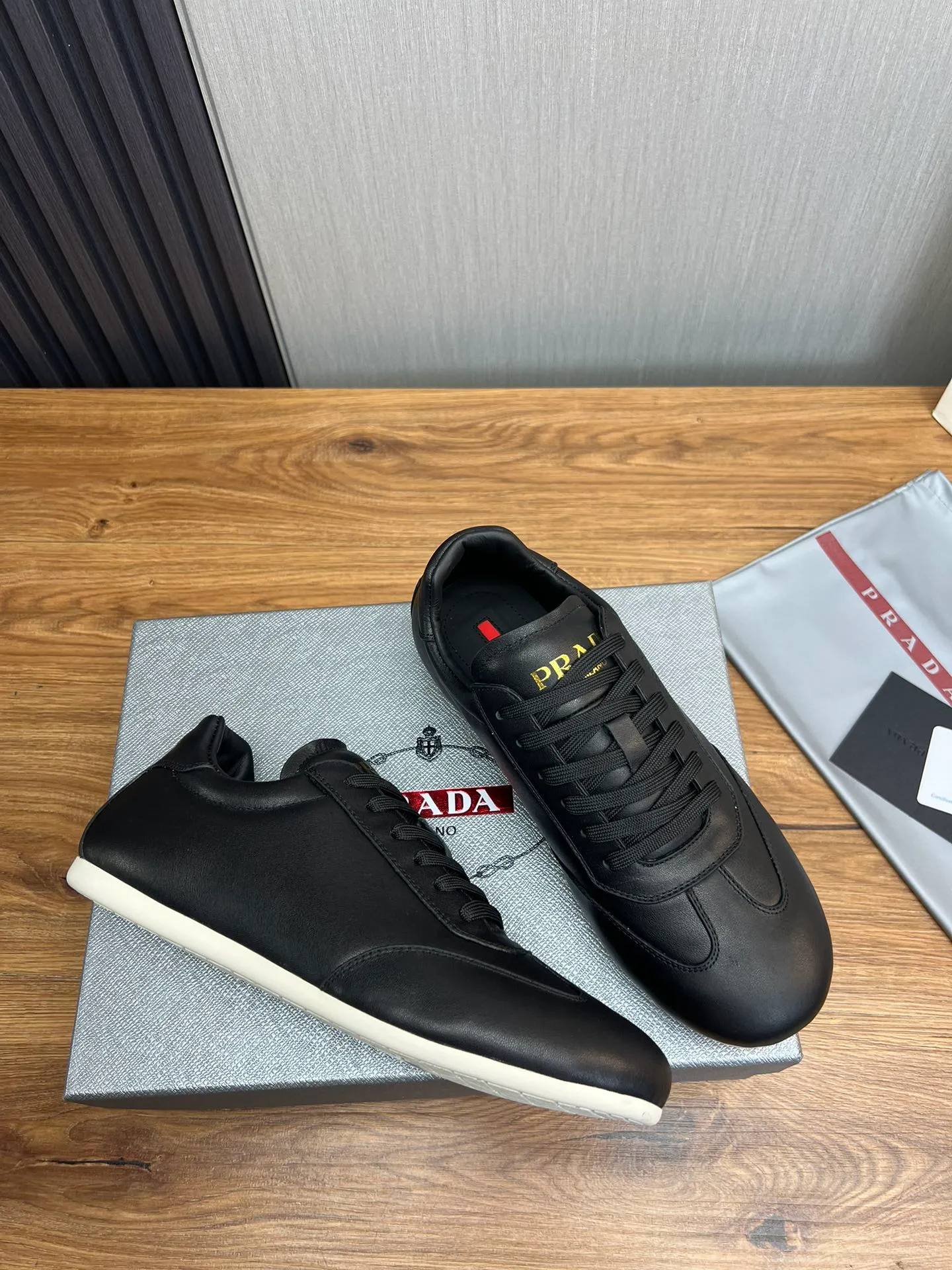 Men's shoes 💰520💰 [PRADA] Men's shoes are popular in the counter, official website is synchronized, 1 high-quality shipment ✔️Original cowhide spliced ​​with high-end waterproof cloth + cowhide lining, 1🆚1 replica, original sole, 38-45 (45 customized, non-refundable)